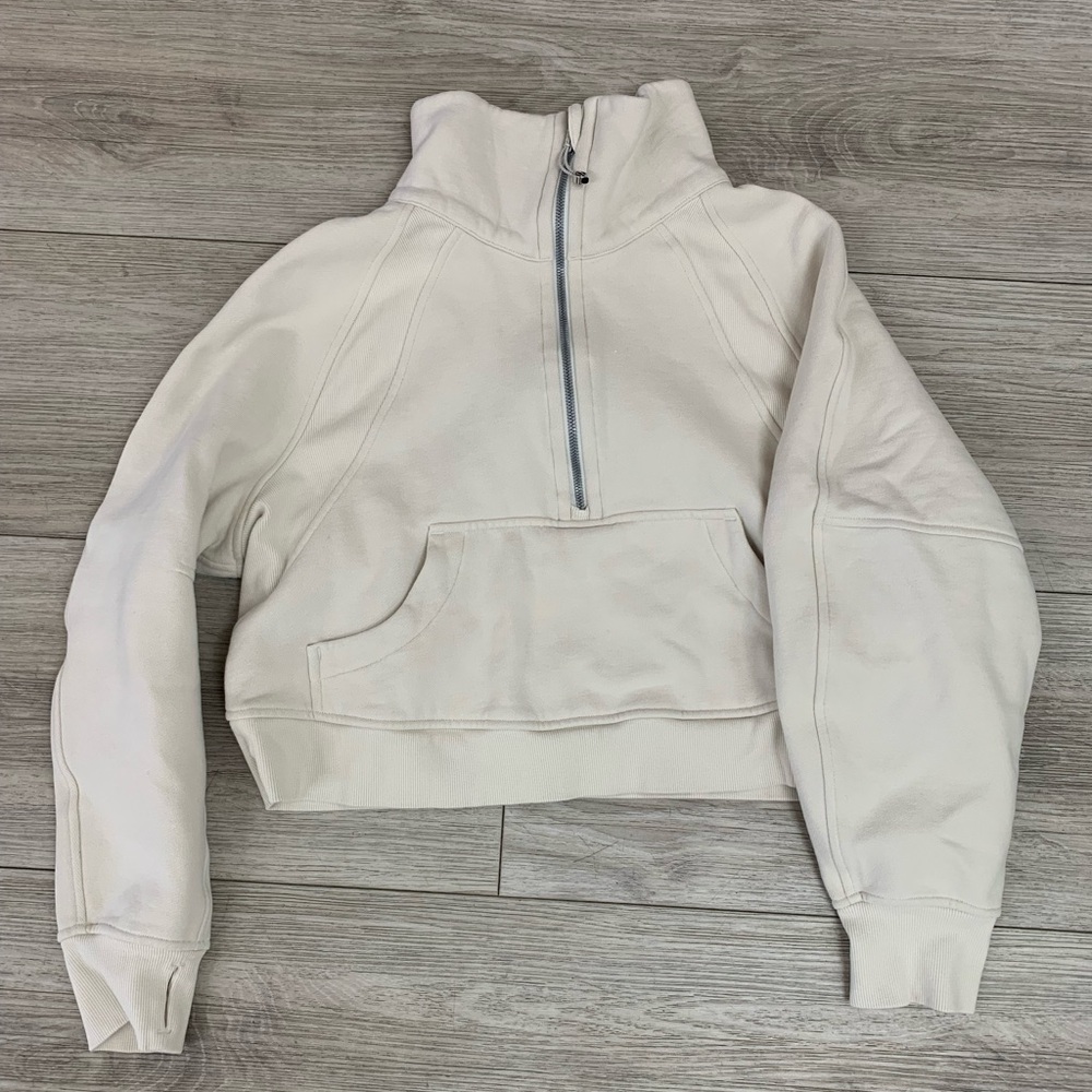 Lululemon Women's Cream sweatshirt